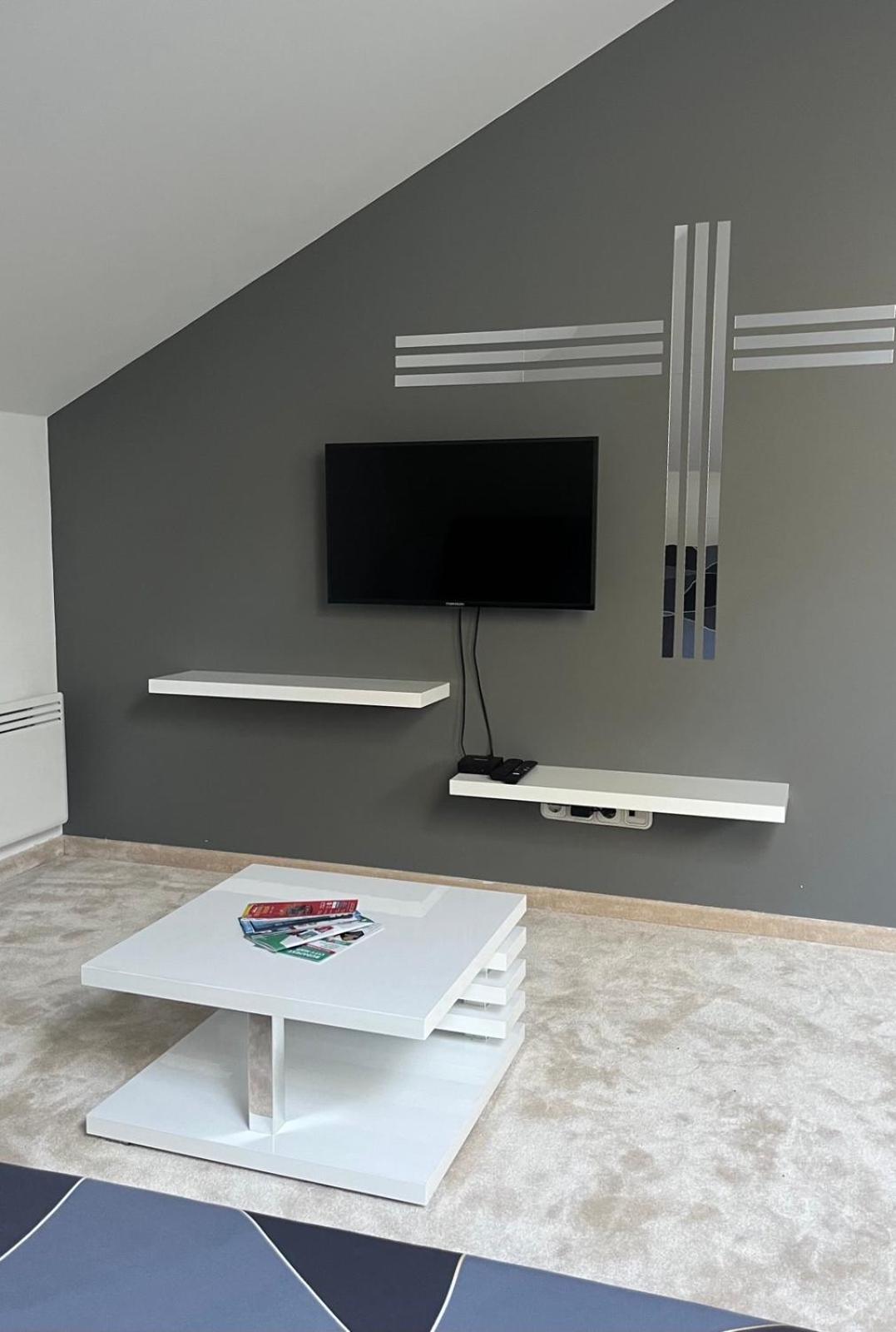 Chill Apartman Budakalász Buitenkant foto