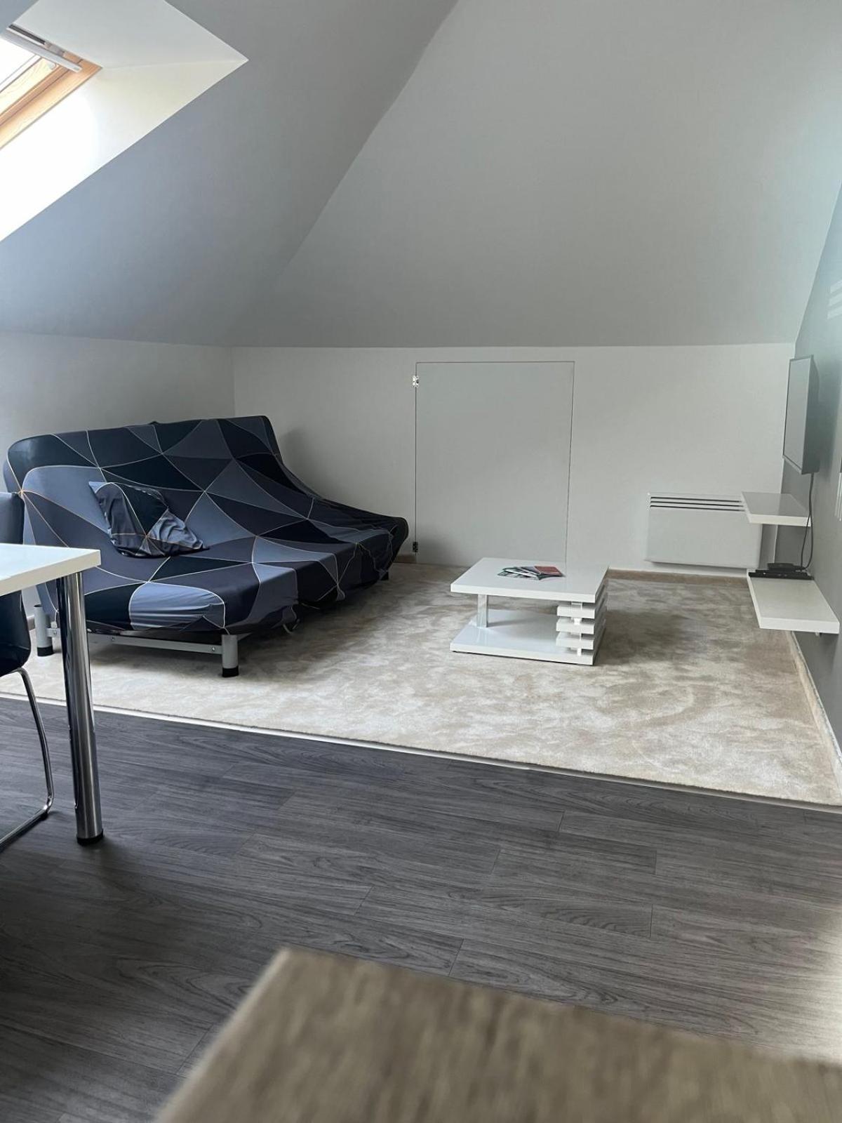 Chill Apartman Budakalász Buitenkant foto